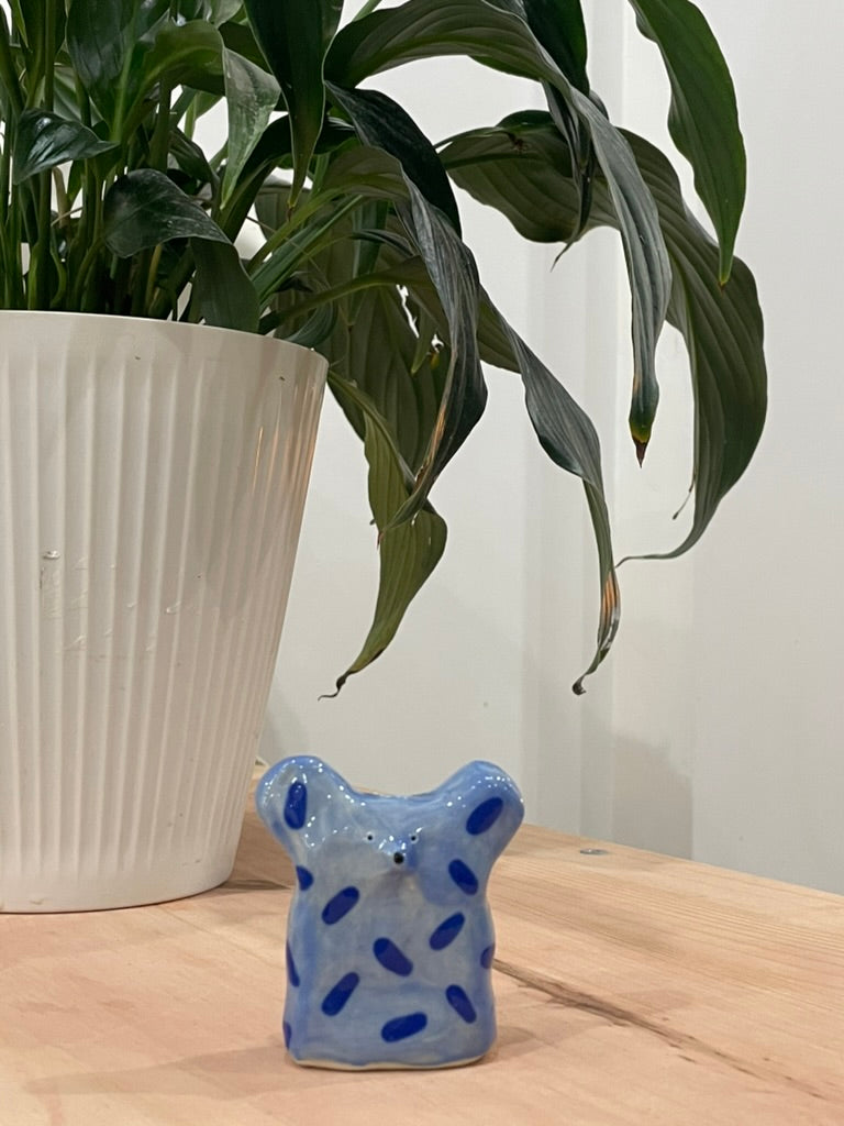 Katie / Blue with blue stripes bear