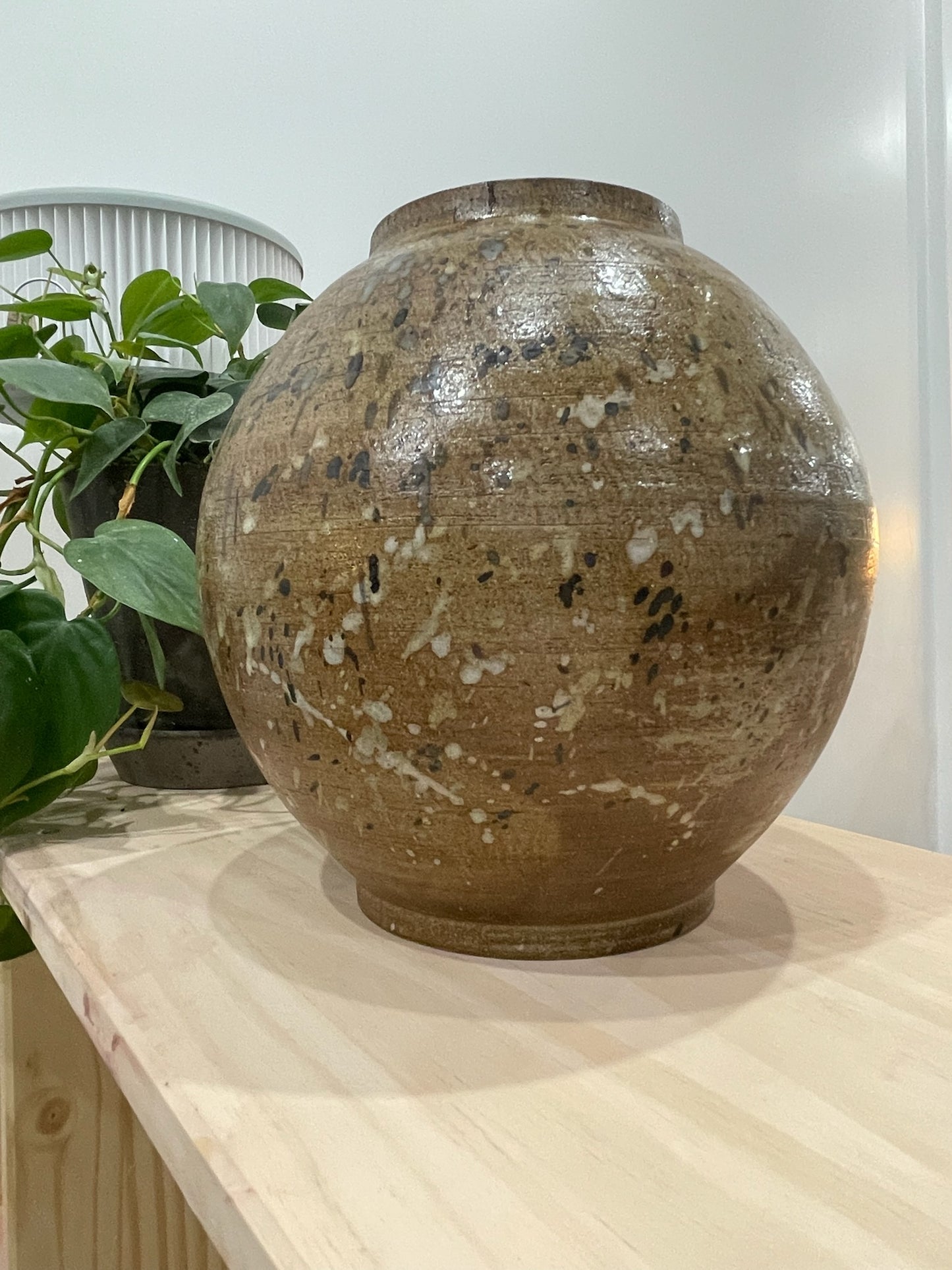 Reuben / Red brown moon jar