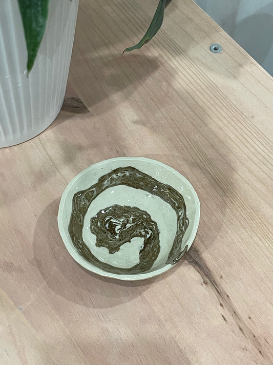 Judy / Marbled cream brown spiral dish