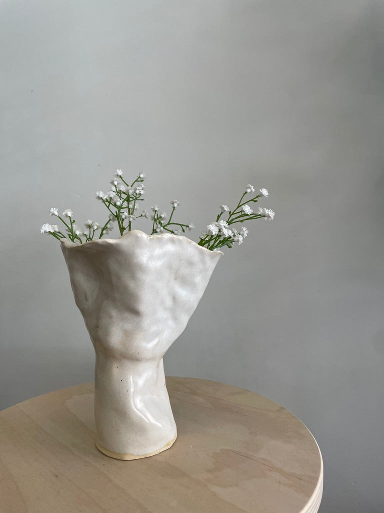 Lorraine / White sculptural vase