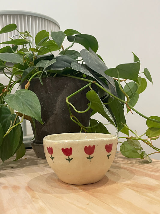Judy / Handbuilt mini bowl with tulip design