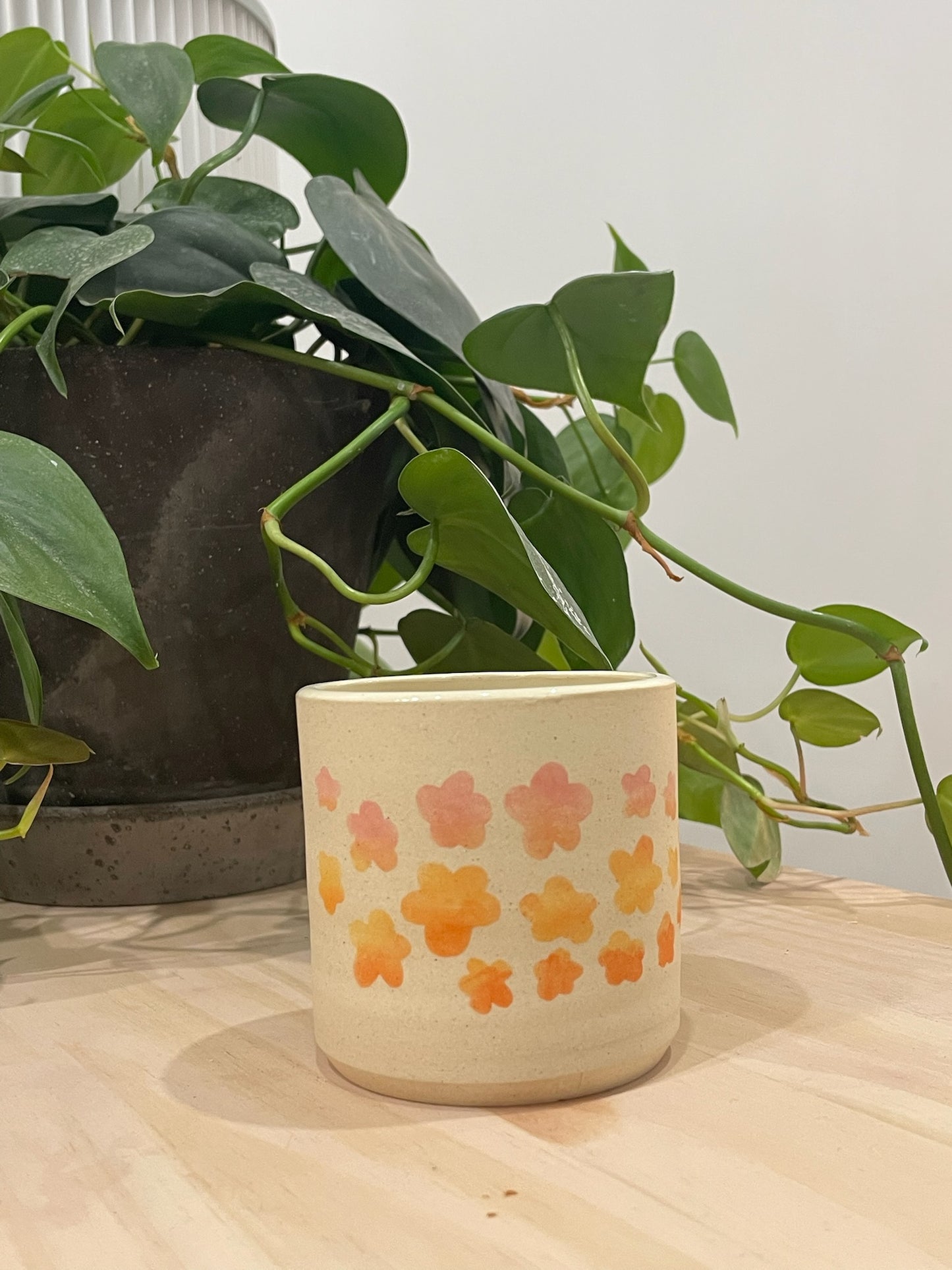 Kathleen / Cup with flower design
