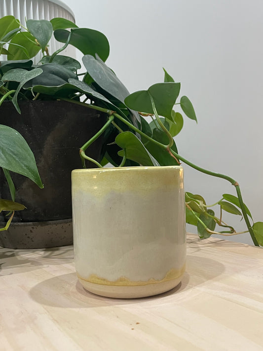 Kathleen / Creamy mug with pastel yellow