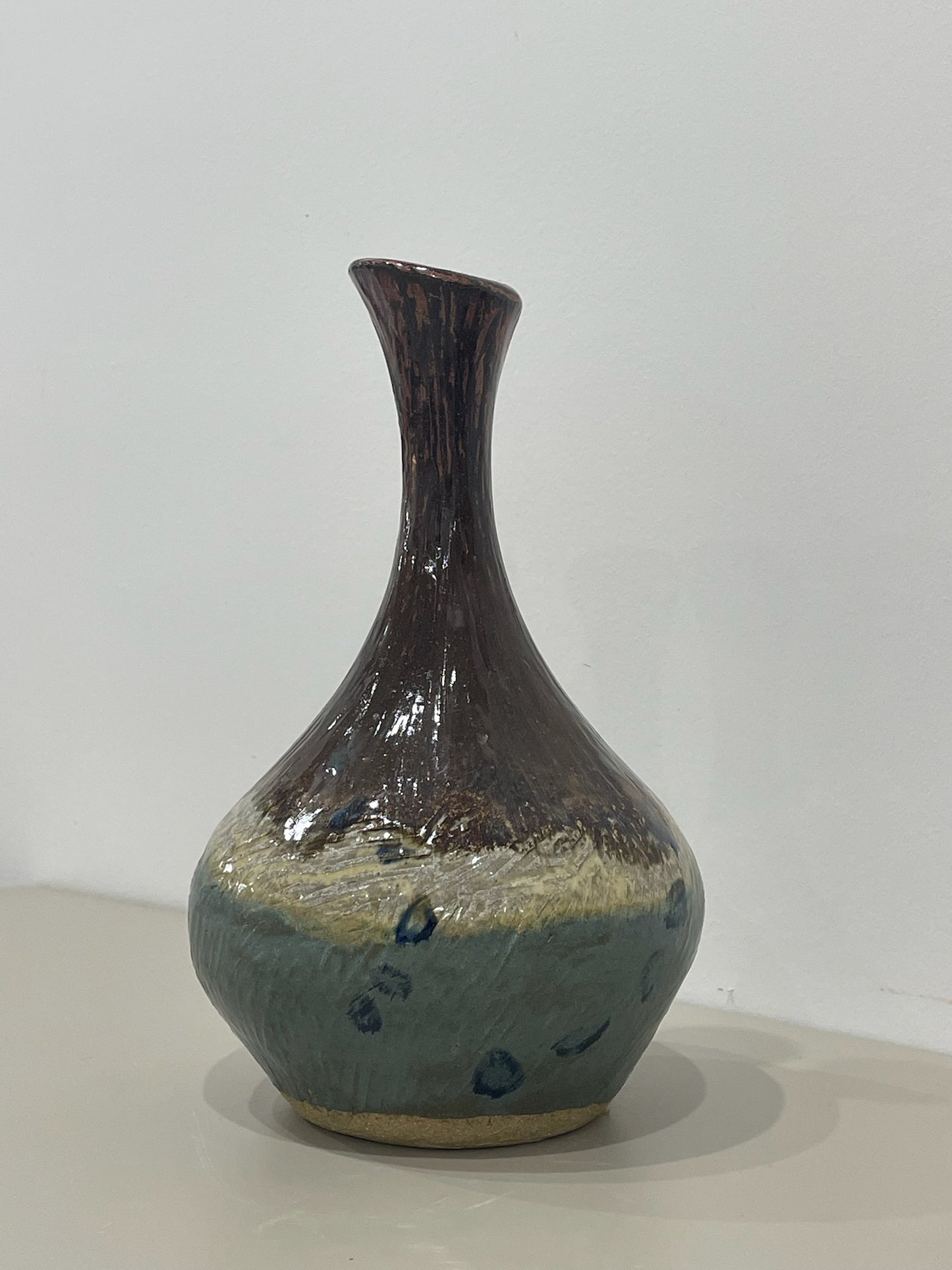 Marissa / Brown beige dark green vase with long narrow neck