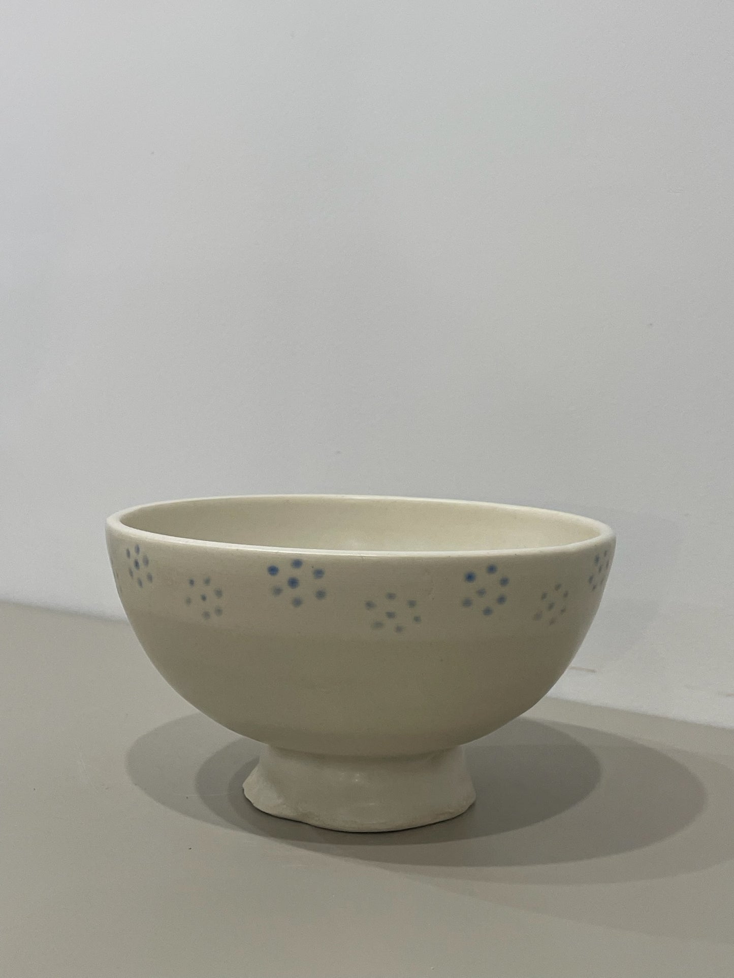 Katie / Cream bowl with blue dotted flowers