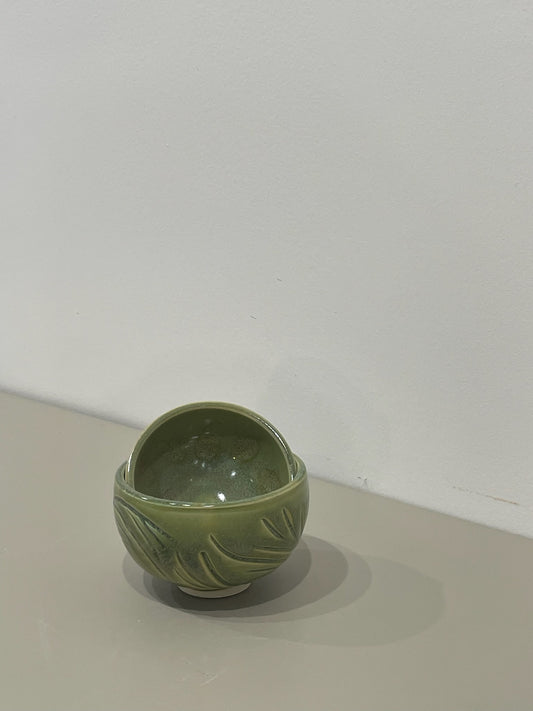 Marissa / Olive green sauce bowls with carving