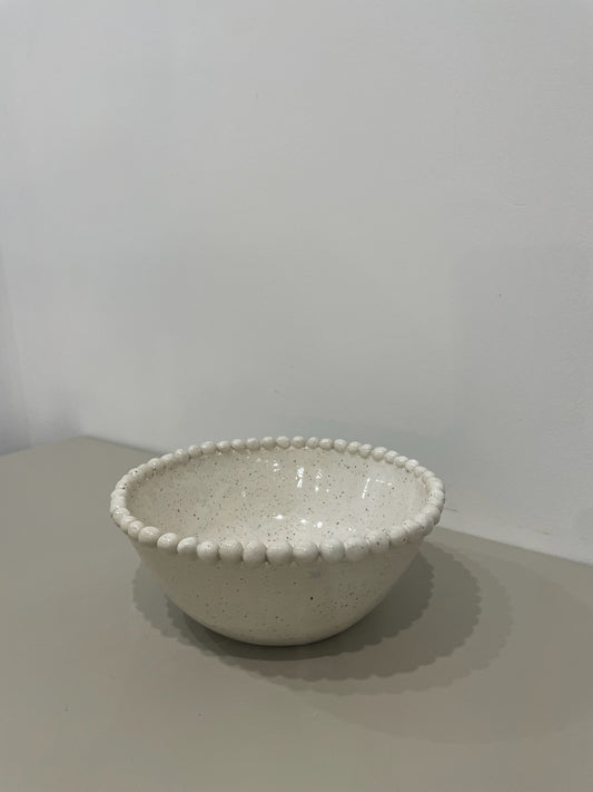 Katie / Bowl with decorative dotted rim