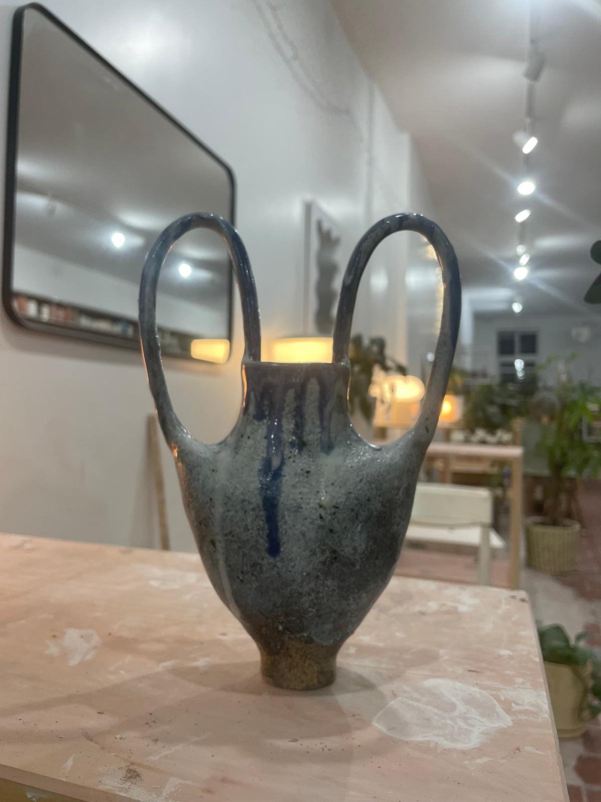 Caitlin / blue vase