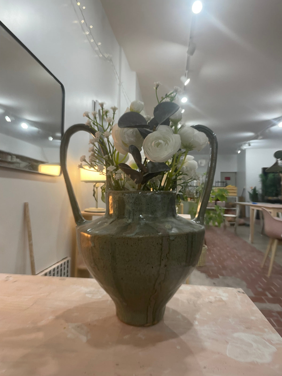 Caitlin / green vase
