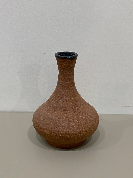 Marissa / Small vase with narrow neck