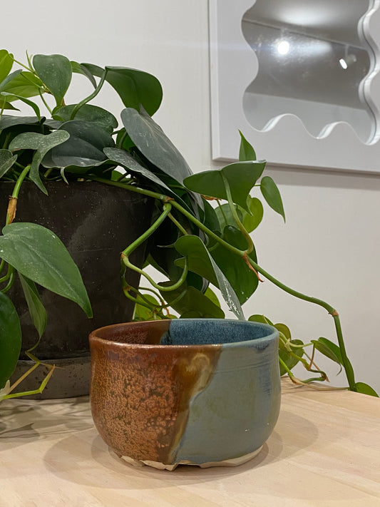 Allisyn / Ancient copper and satin oribe small bowl